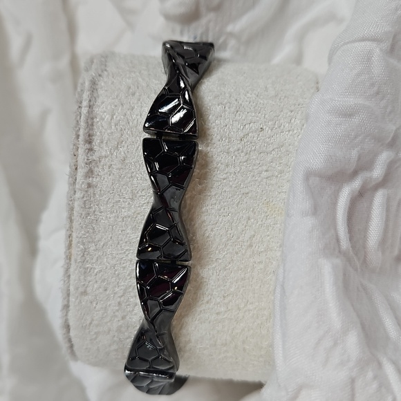 LIA SOPHIA SWIVEL STRETCH GUN METAL BRACLET - Picture 2 of 6